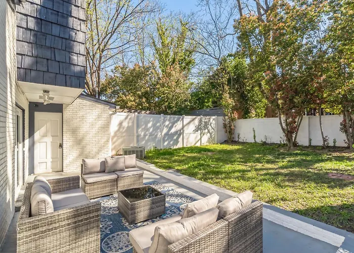 Beltline Beauty Mins To Benz Stadium, Game Room