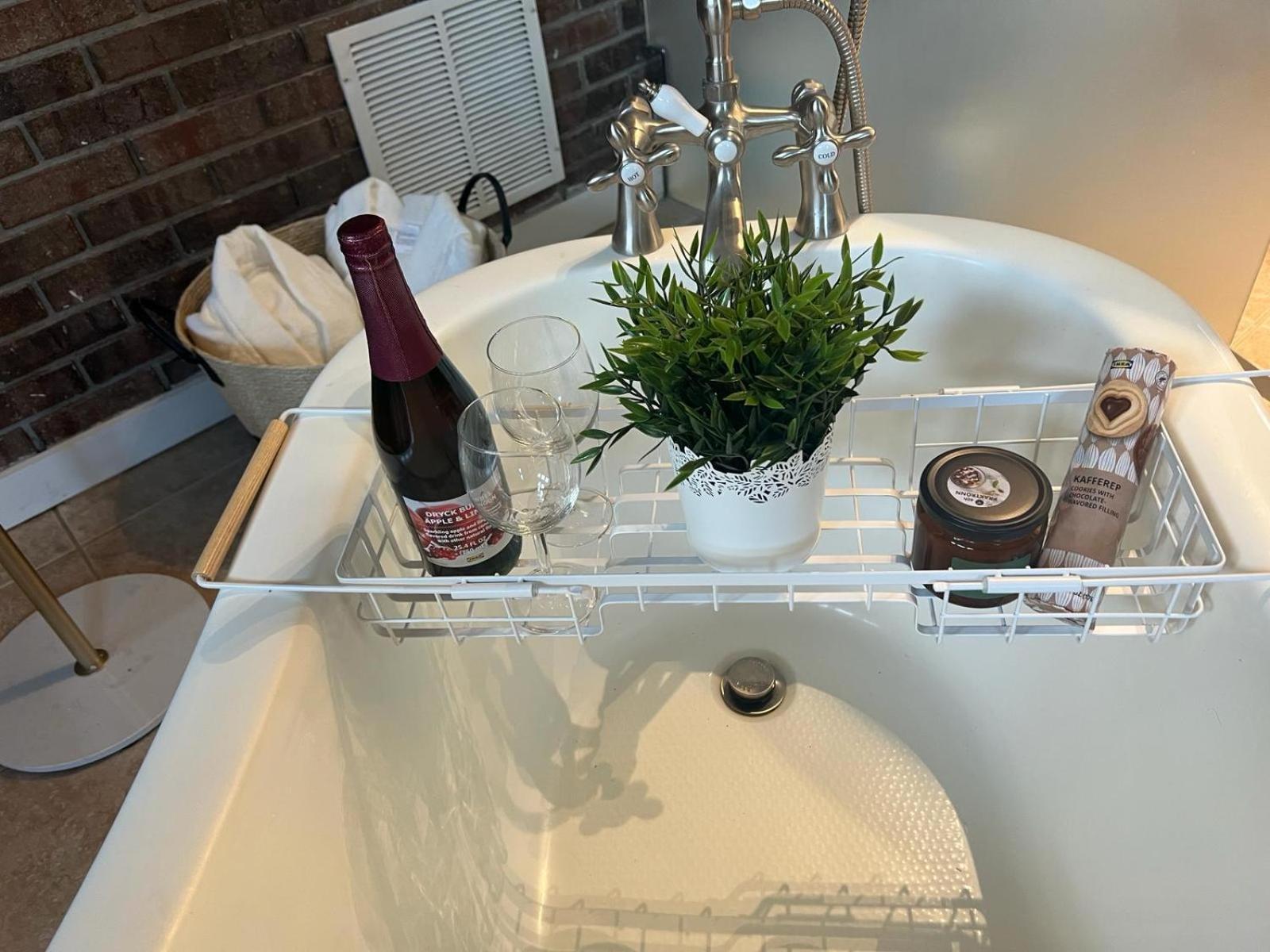 Beltline Beauty Mins To Benz Stadium, Game Casa de Férias *